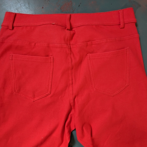 💙 YELETE 💙 Red 5 Pocket Skinny Jeans NWT - Picture 2 of 6